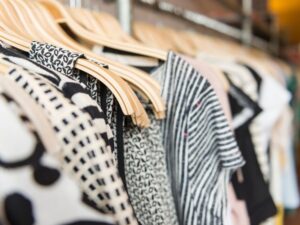 Nostalgia Meets Style: A Deep Dive into ’90s Fashion for Women